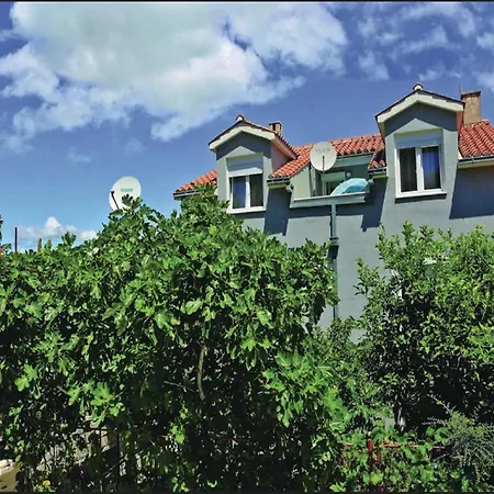Halilovi - Two Bedroom 1 Apartman Trogir